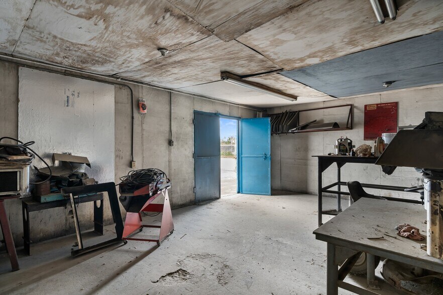 More Photos Of 3314 Carr St, Houston Manufacturing For Sale