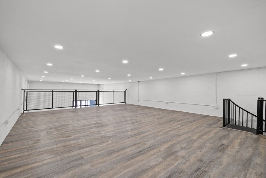 More Photos Of 1600 S Main St, Los Angeles Storefront For Sale