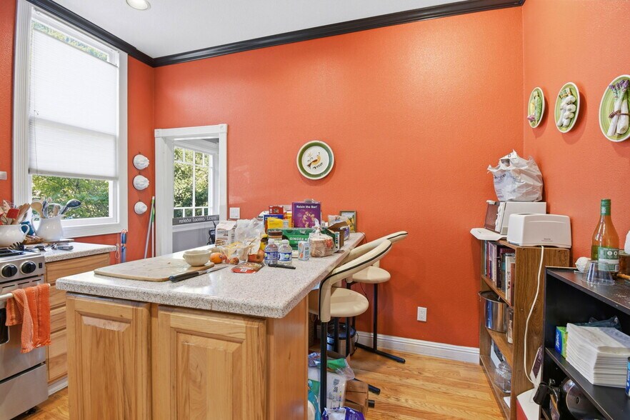 More Photos Of 931 Chestnut St, Alameda Multifamily For Sale