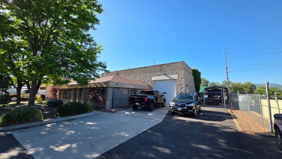 More Photos Of 69 Sunflower Rd, Colorado Springs Warehouse For Lease