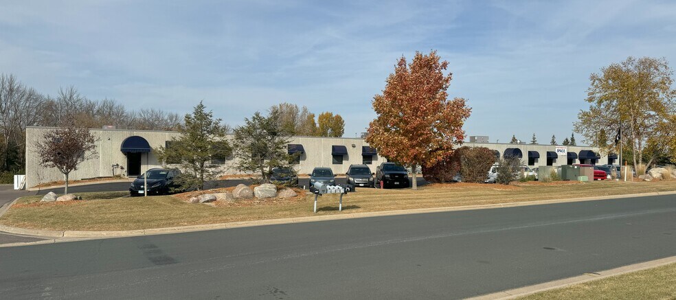 More Photos Of 5600 Pioneer Creek Dr, Maple Plain Distribution For Lease