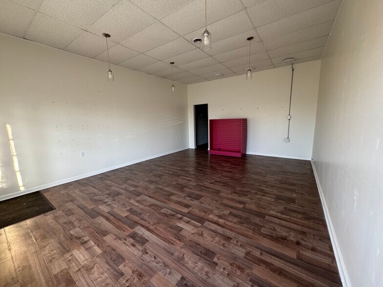 More Photos Of 1723-1727 Saddlewood Ave, Akron General Retail For Sale