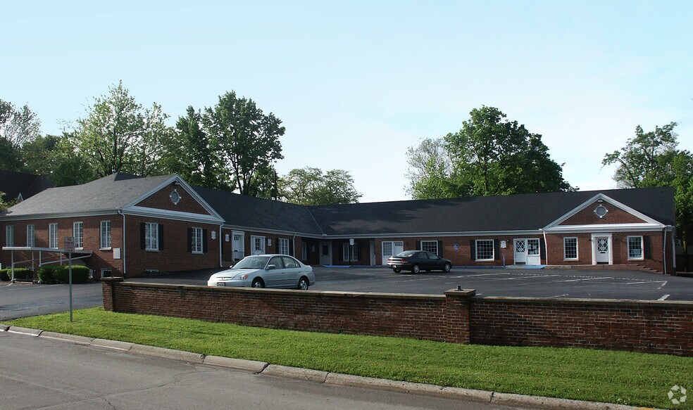 More Photos Of 1000 High St N, Worthington Medical For Lease
