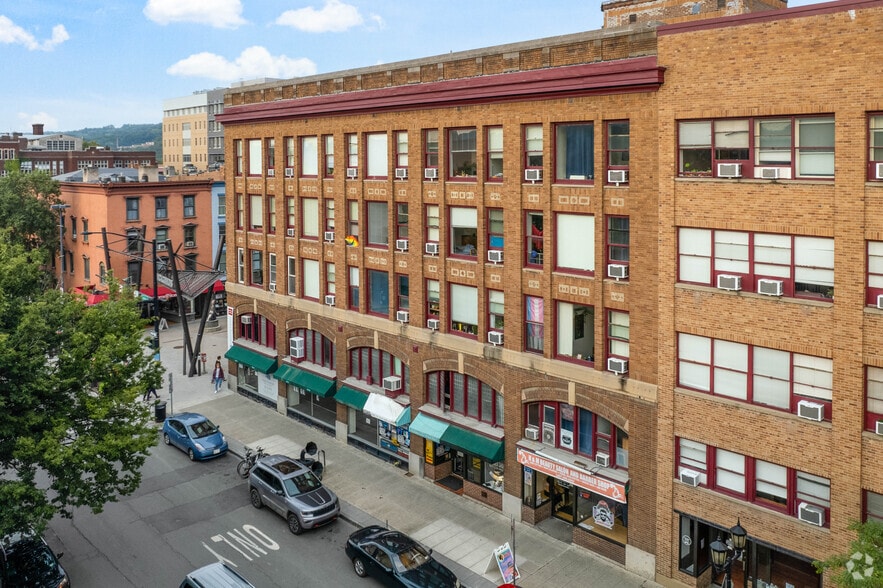 More Photos Of 101-109 S Cayuga St, Ithaca Apartments For Lease
