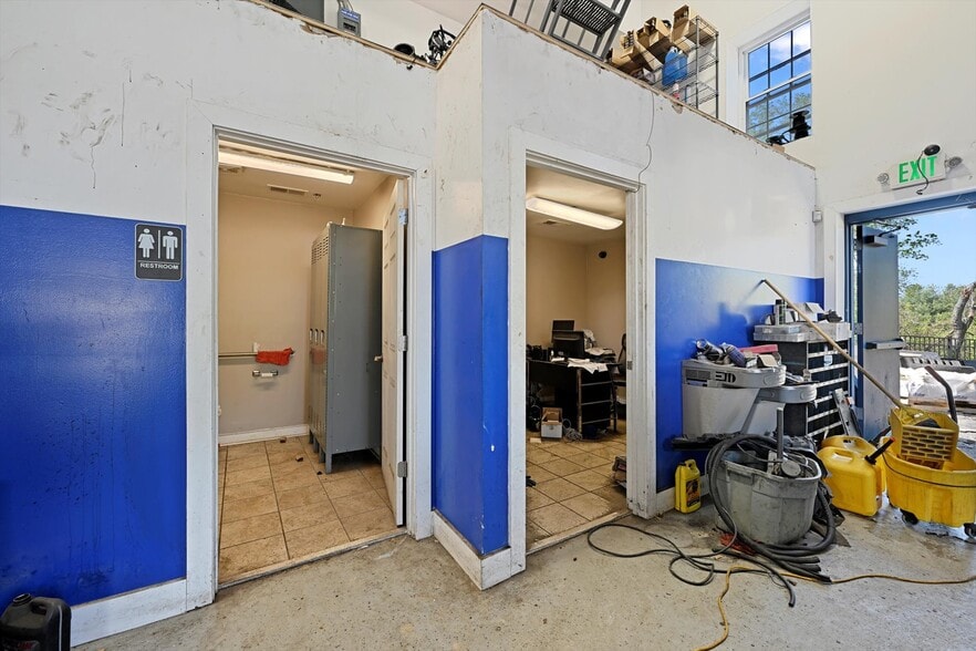 More Photos Of 2451 Baltimore Blvd, Finksburg Auto Repair For Sale