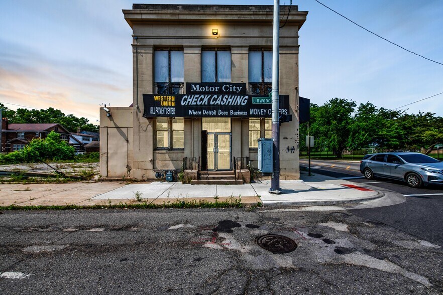 Primary Photo Of 9137 Linwood St, Detroit Specialty For Sale