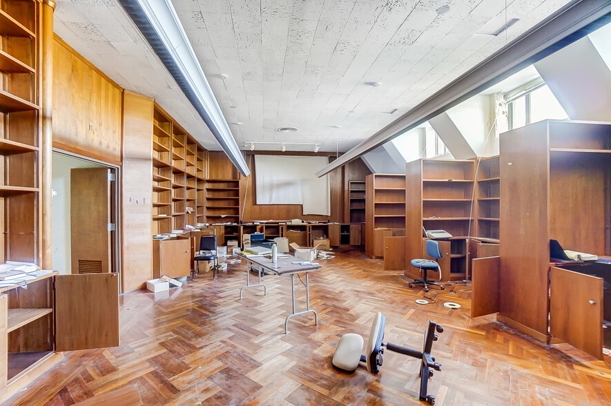 More Photos Of 800 Livermore St, Yellow Springs Research And Development For Sale