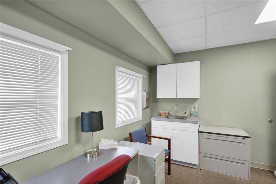 More Photos Of 612 Reading Ave, West Reading Office For Sale