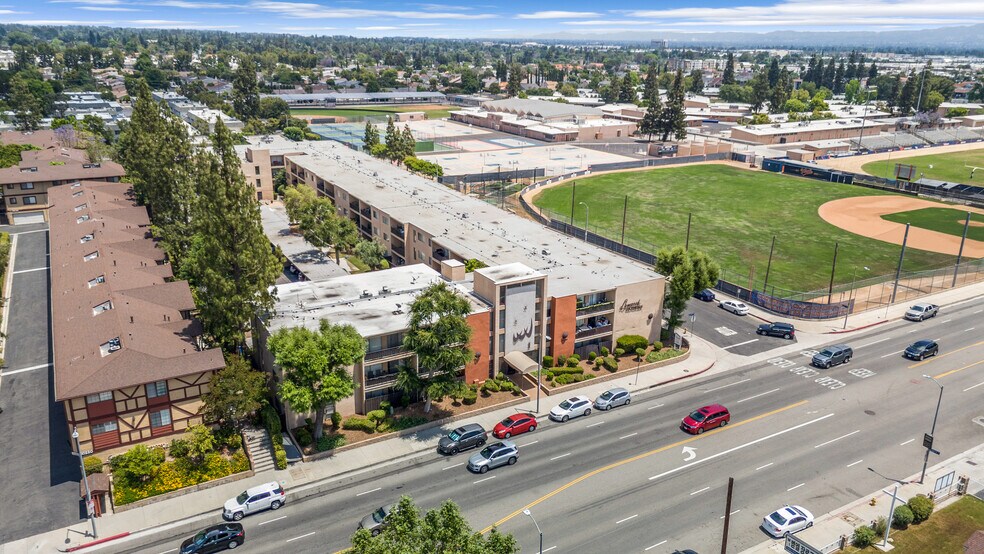 More Photos Of 10200 De Soto Ave, Chatsworth Apartments For Sale