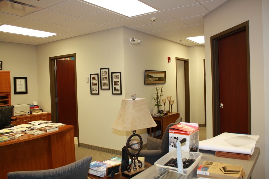More Photos Of 500 W Main St, Branson Office For Lease