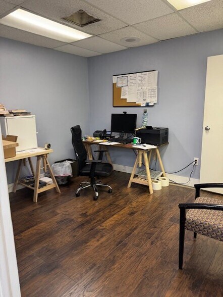 More Photos Of 30798 US Highway 19 N, Palm Harbor Warehouse For Lease