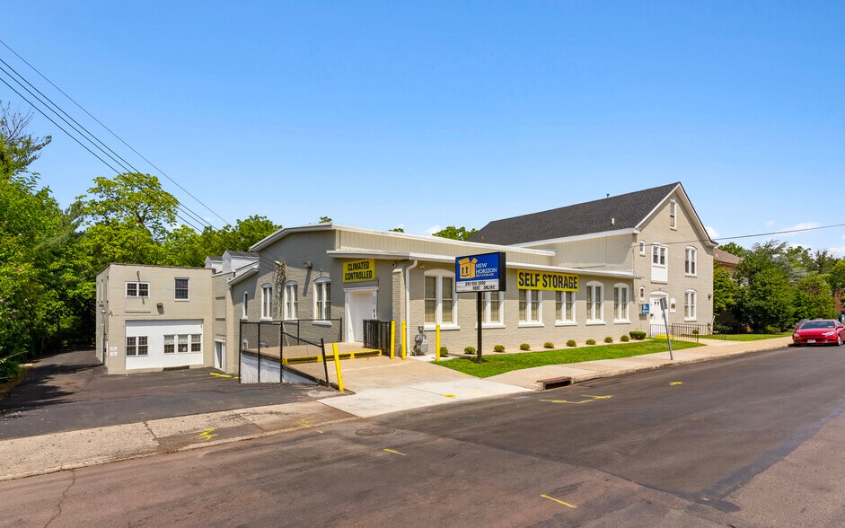 More Photos Of 113 E Chestnut St, Souderton Self Storage For Sale