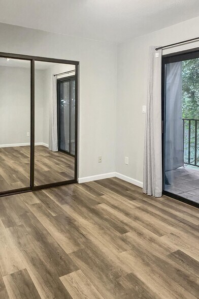 More Photos Of 459 Stow Ave, Oakland Apartments For Sale