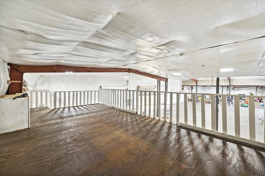 More Photos Of 10131 Alfred Ln, Houston Industrial For Sale