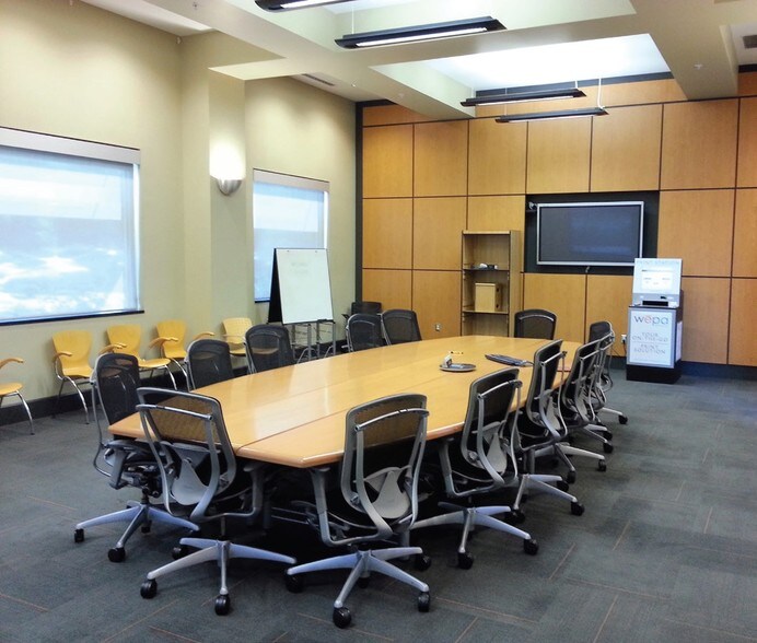 More Photos Of 100 Gilbert Dr, Alabaster Distribution For Lease