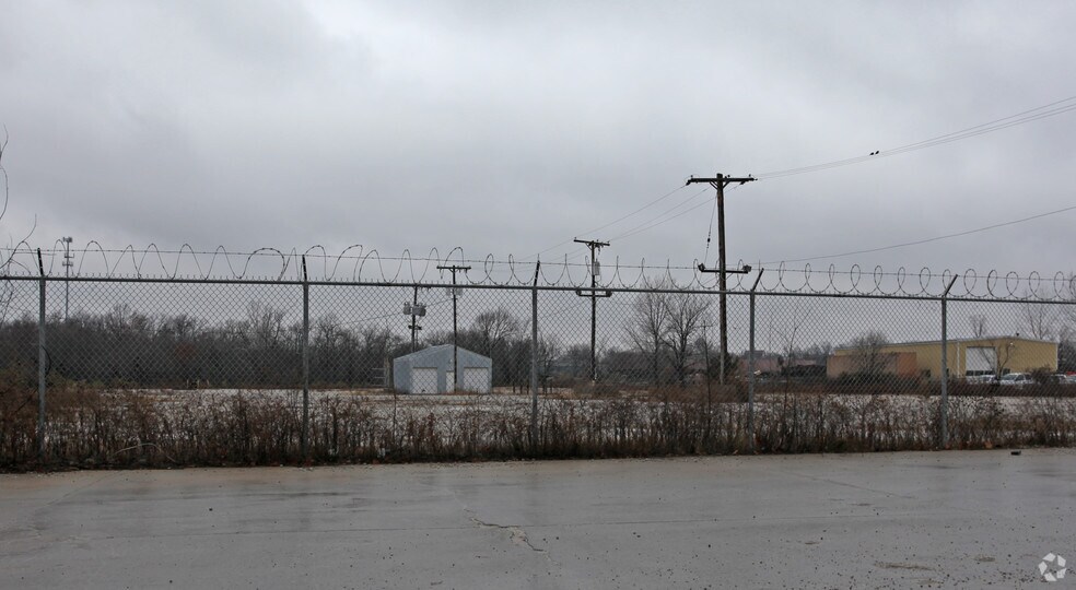 Primary Photo Of 13700 Oak St, Kansas City Land For Lease