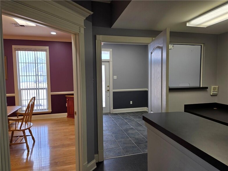 More Photos Of 1065 Muller Pky, Westwego Office For Sale