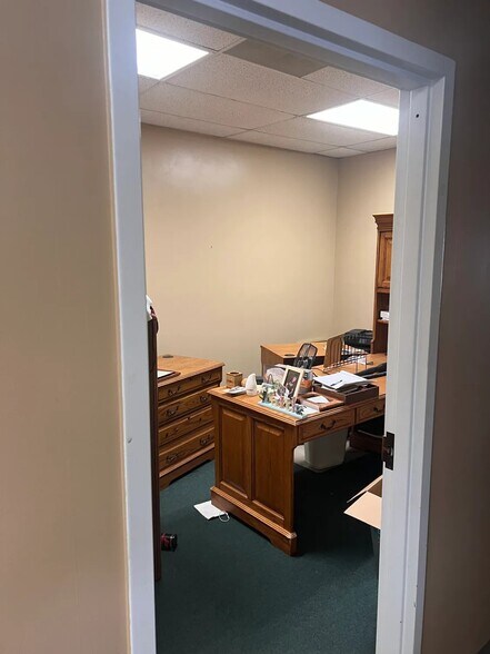 More Photos Of 1785 Grassland Pky, Alpharetta Showroom For Lease