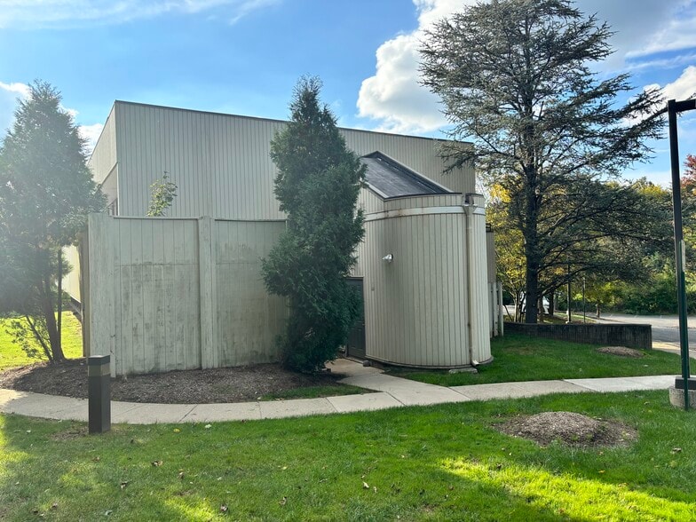 More Photos Of 220 Ridgedale Ave, Florham Park Office For Sale