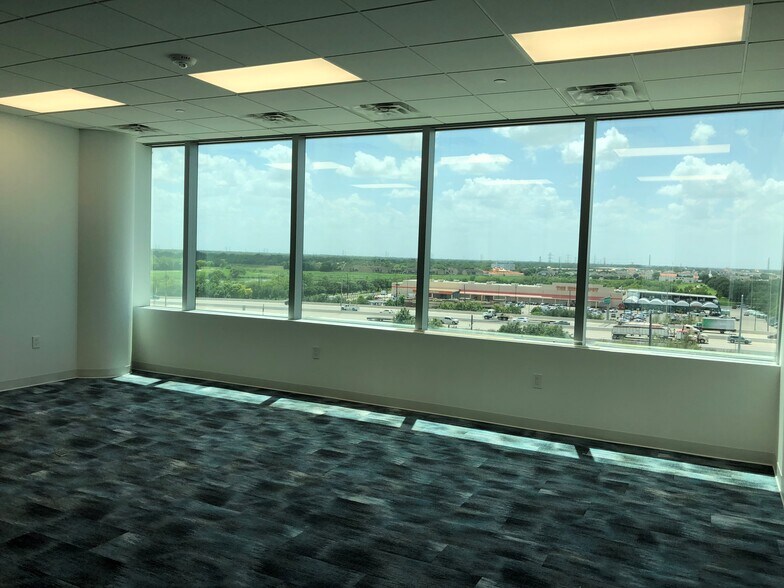More Photos Of 9999 Bellaire Blvd, Houston Medical For Sale