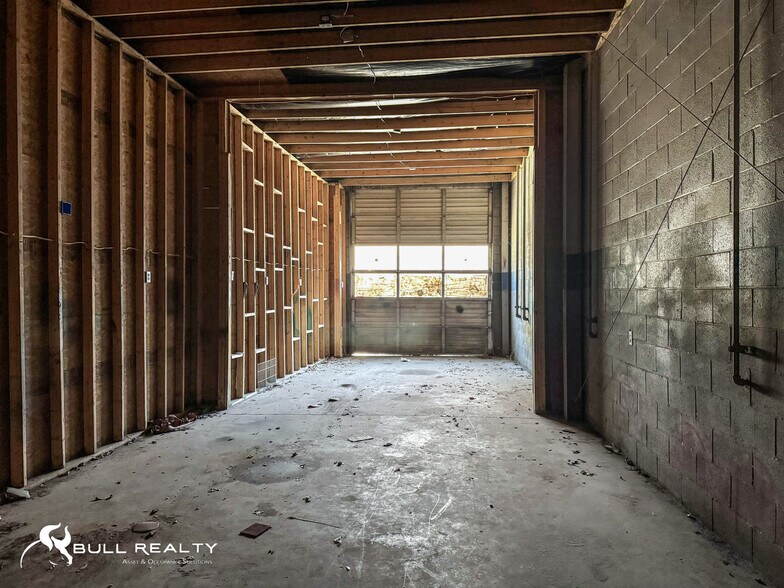 More Photos Of 8108 Highway 85, Riverdale Freestanding For Lease