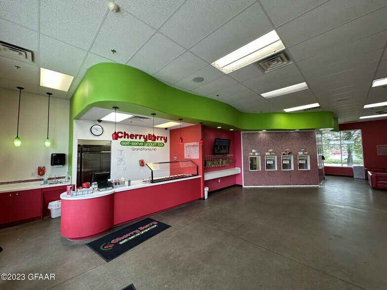 More Photos Of 3221 32nd Ave S, Grand Forks Unknown For Lease