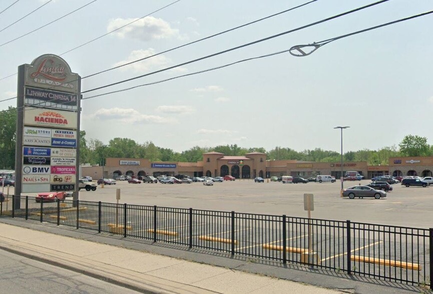 Primary Photo Of 500-740 W Lincoln Ave, Goshen Unknown For Lease