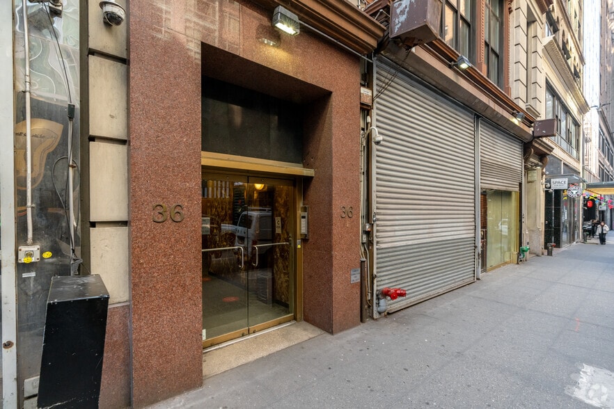 More Photos Of 36 W 37th St, New York Office For Lease