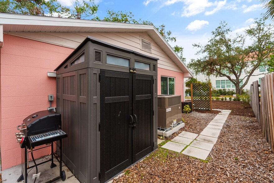 More Photos Of 974 Tennessee Ln, Sarasota Apartments For Sale
