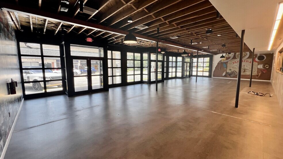 More Photos Of 2409 S Macdill Ave, Tampa Freestanding For Lease