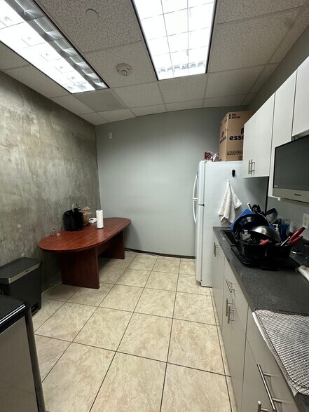 More Photos Of 1120 E Kennedy Blvd, Tampa Office For Sale