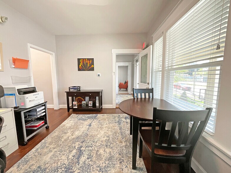 More Photos Of 1216 S Broadway, Lexington Office For Lease