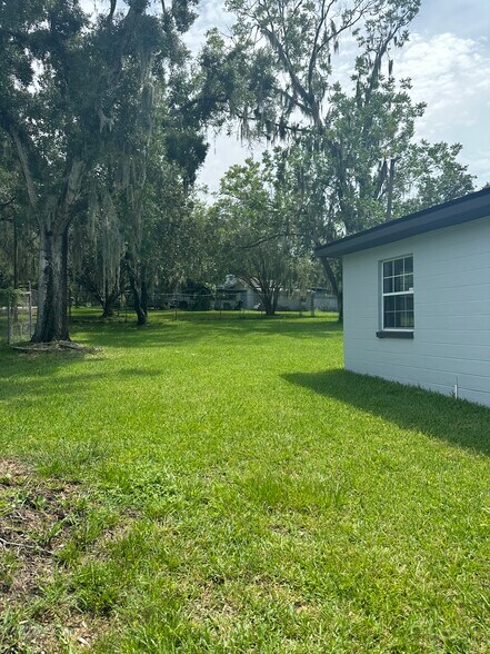 More Photos Of 5636 Kennedy Hills Dr, Seffner Storefront Retail Office For Sale