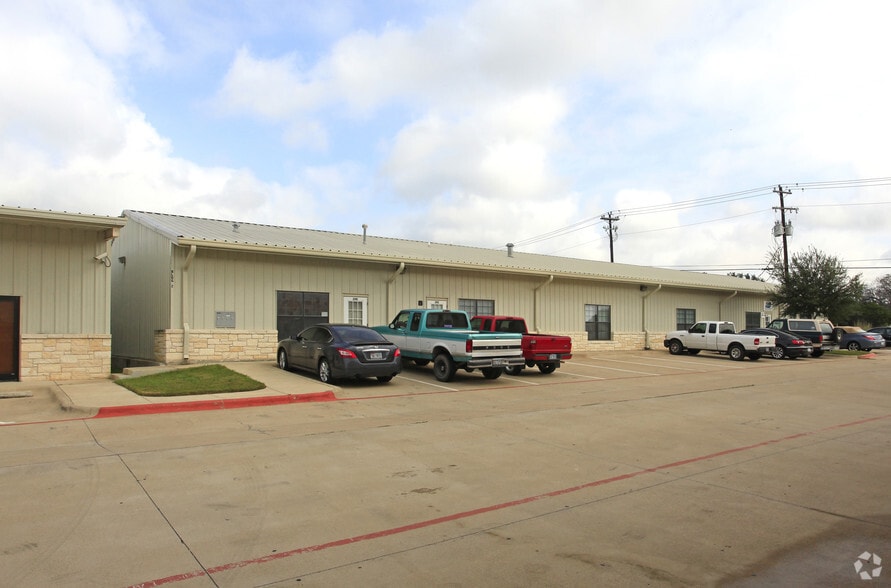 Primary Photo Of 1120 Toro Grande Dr, Leander Light Distribution For Lease