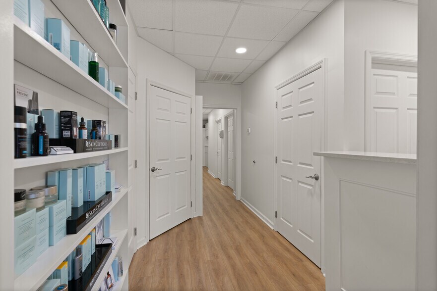 More Photos Of 100-126 Island Professional Park, Saint Simons Island Office For Sale