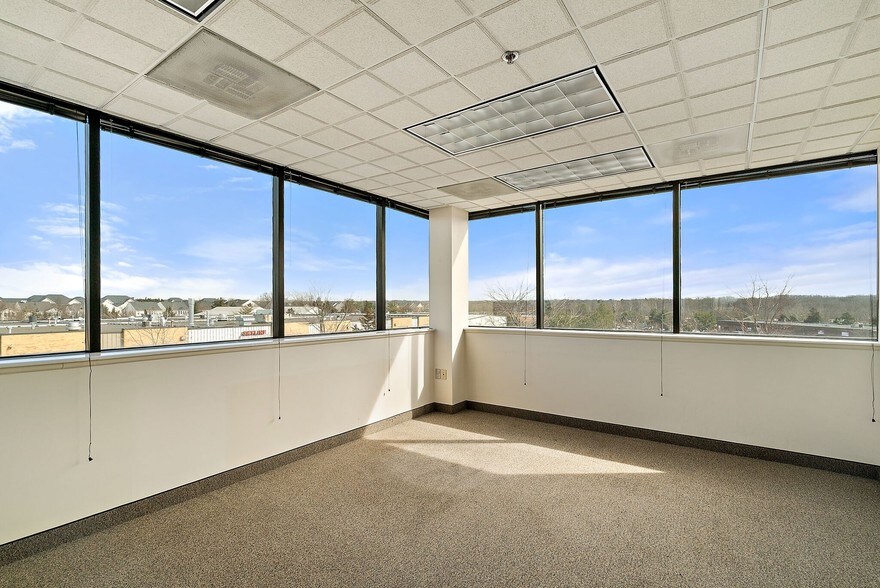 More Photos Of 4221 Walney Rd, Chantilly Office For Lease