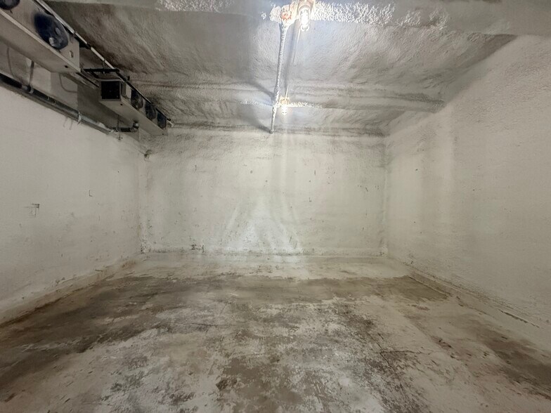 More Photos Of 743-749 NW 23rd St, Miami Food Processing For Sale