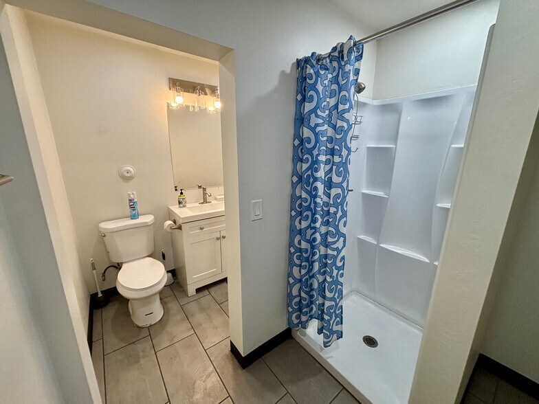 More Photos Of 1880 W Fillmore St, Phoenix Warehouse For Sale