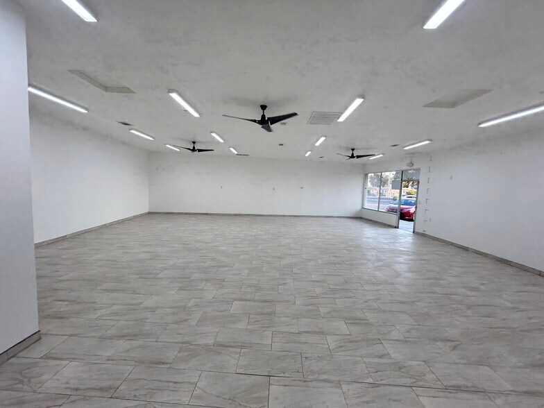More Photos Of 736 W Inyo Ave, Tulare Storefront Retail Office For Lease
