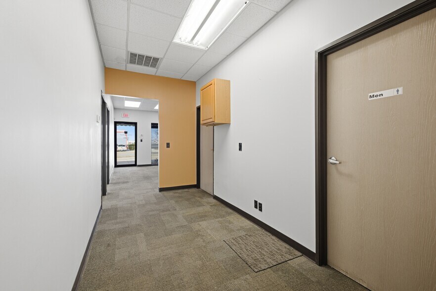 More Photos Of 13919 N Harvey Ave, Edmond Warehouse For Sale