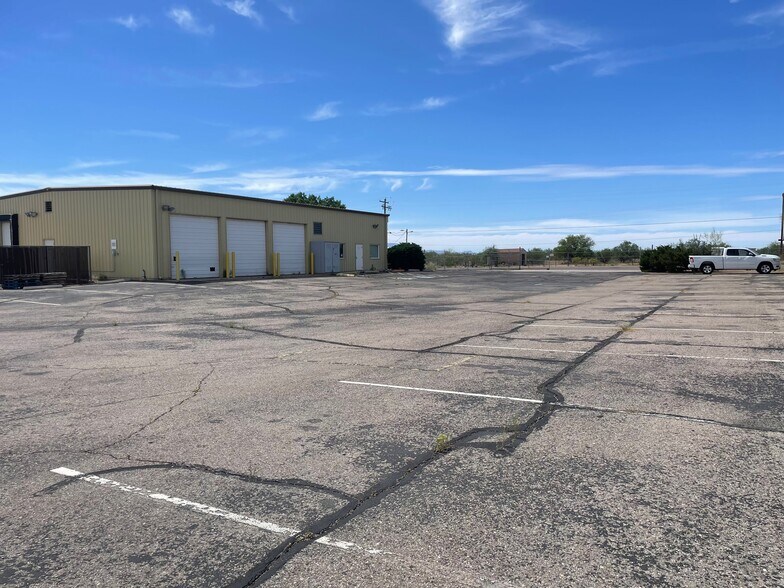 More Photos Of 6657 E Little Michigan Rd, Sierra Vista Distribution For Sale