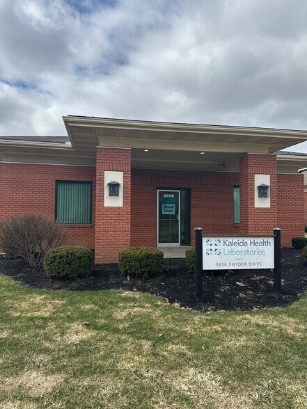 More Photos Of 5858 Snyder Dr, Lockport Medical For Lease