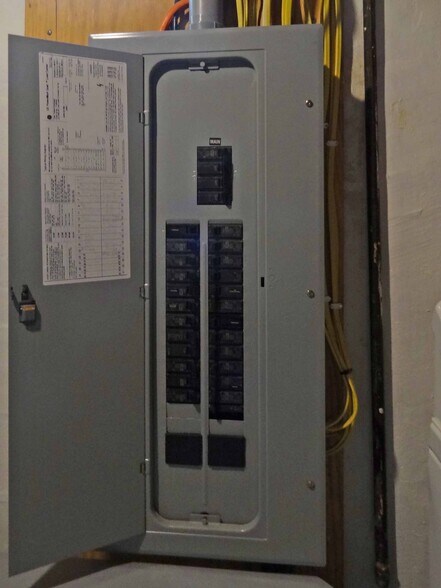 More Photos Of 1311-1319 Pineview Dr, Morgantown Medical For Lease