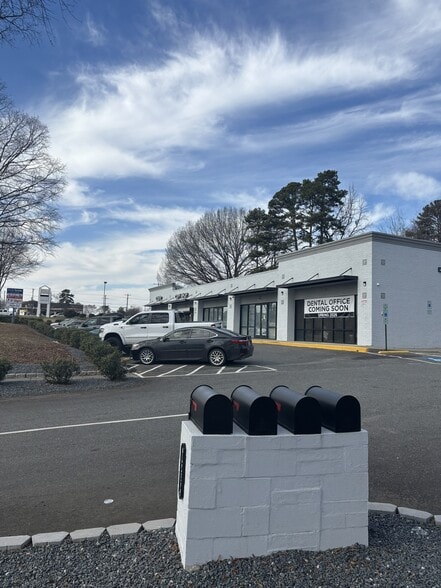 More Photos Of 1237 Tyvola Rd, Charlotte Storefront For Lease