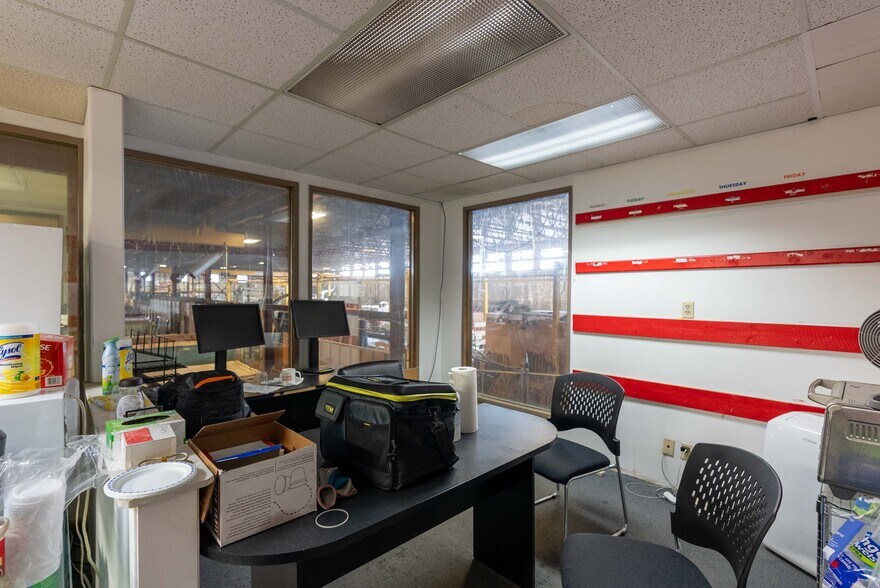 More Photos Of 5744 198 St, Langley Warehouse For Lease