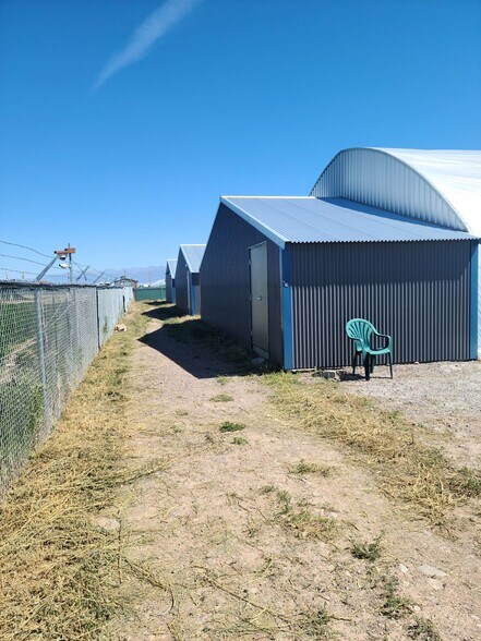 More Photos Of 713 Mayor Patricia Reigal Blvd, Moffat Industrial For Sale