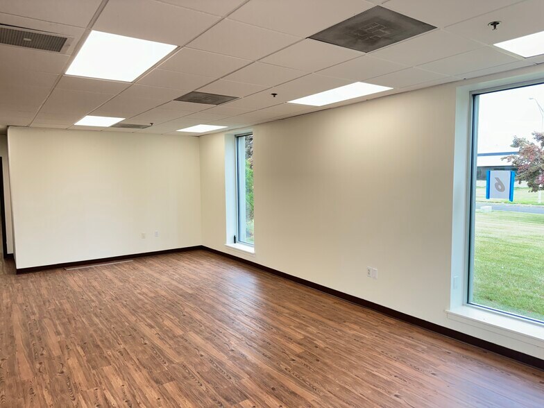 More Photos Of 4-6 Pheasant Run, Newtown Manufacturing For Lease