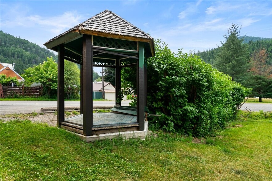 More Photos Of 99 Satherfield Rd, Silverton Hospitality For Sale