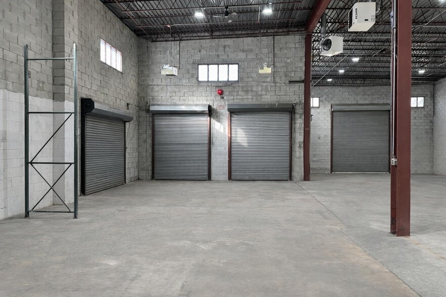 More Photos Of 2250 Urbanowitz Ave, Linden Industrial For Lease