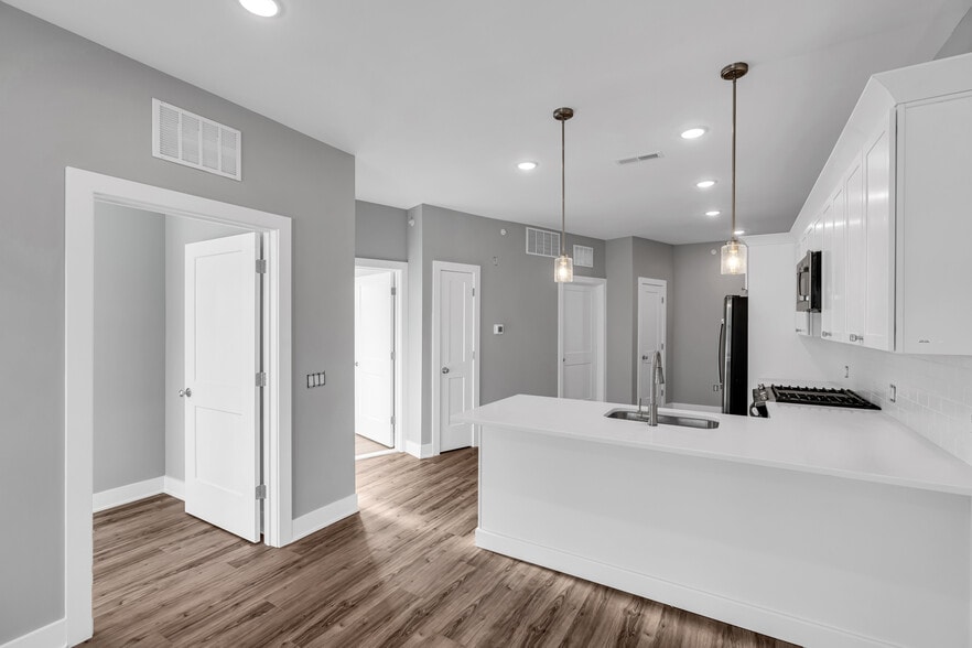 More Photos Of 33 Union Ave, Manasquan Apartments For Sale